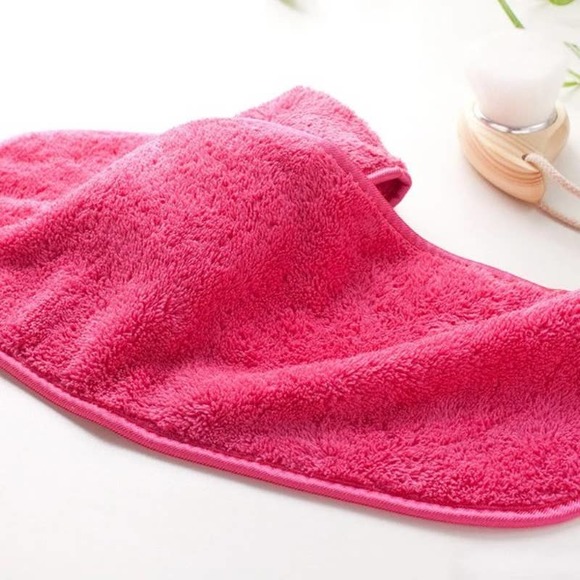 Reusable Microfiber Makeup Remover Towel, 2pc set - Picture 2 of 3
